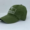 bone estilo dad hat cor verde militar de lado